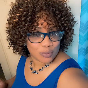 Meet your Posher, Juana aybar